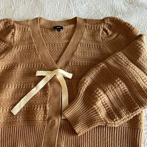 Express Tan Cardigan with Cream Bow - Picture 5 of 6
